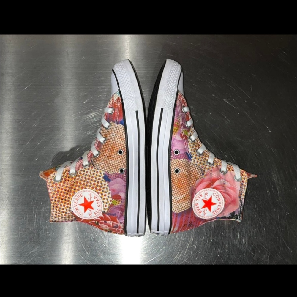🌼🌹🌻Converse Women's Digital Floral Sneakers 🌸🌺🌷 - Picture 2 of 10
